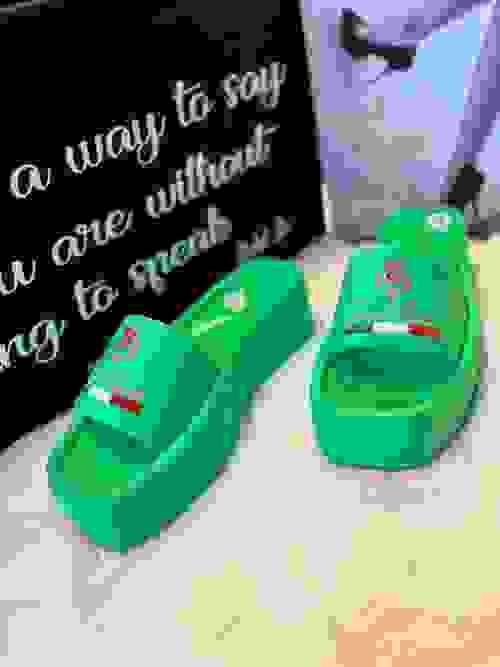 Sandals shoes