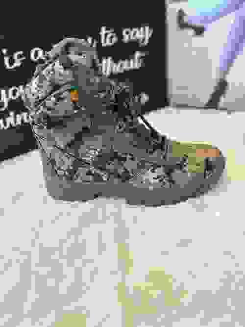 HIKING BOOTS