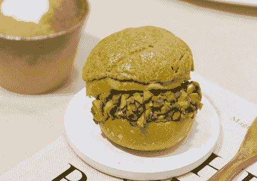 開心果夾心菠蘿包