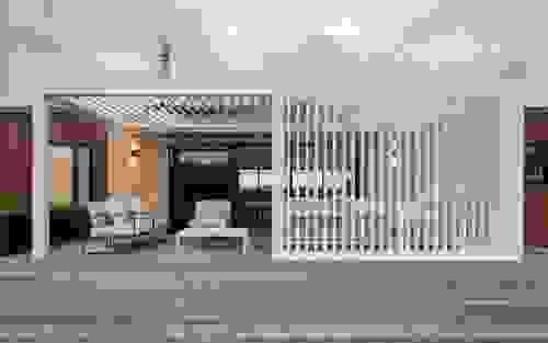 Free Standing or Wall Mounted Manual louvred Pergolas