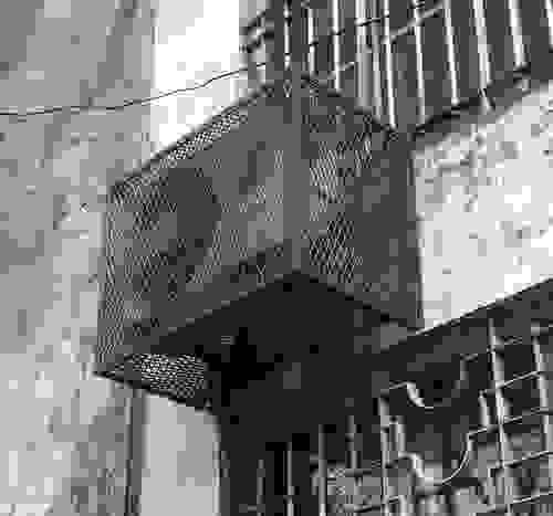 Protección con puerta