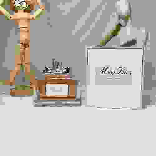 Miss Dior Eau de Parfum (2017 Metal Bow Edition) 