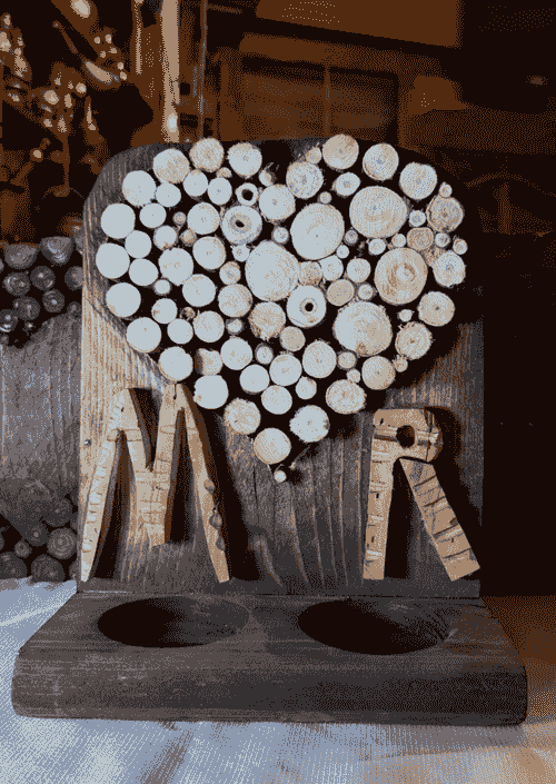 قطعة ديكور خشبية فنية فاخرة – تصميم قلب محفور يدويًا مع حروف MR قطعة ديكور استثنائية مصنوعة يدويًا