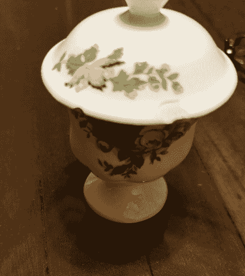 قطعة بورسلان إنجليزية أصلية من Royal Albert Old Country Roses – واحدة من أشهر وأفخم نقوش الخزف