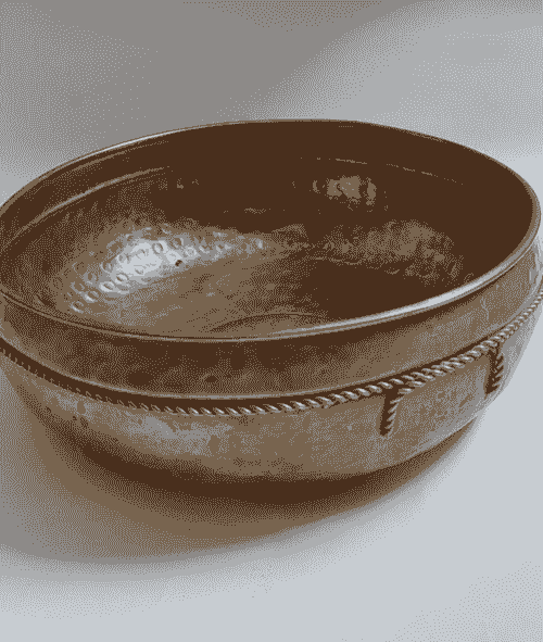 قطعة نحاسية قديمة مصنوعة يدويا