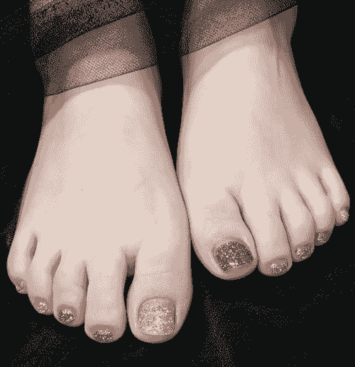Pedicure shellac and foot mash>cat eyes or France including