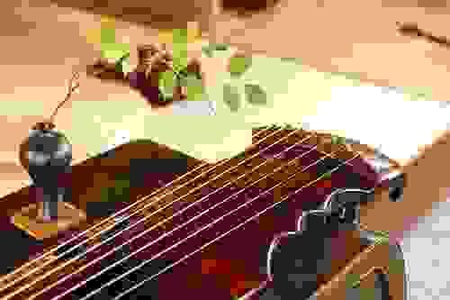 「半日閑」古琴課程:以千年清音,養當下澄心