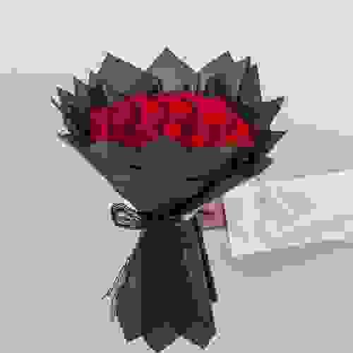 Un bouquet d'amour éternel – de somptueuses roses rouges