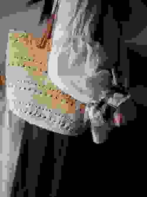 Hand-crocheted floral basket shoulder bag made of natural raffia!