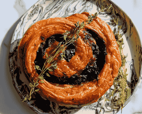 Cheesy tfaya swirl – Vegetarian
