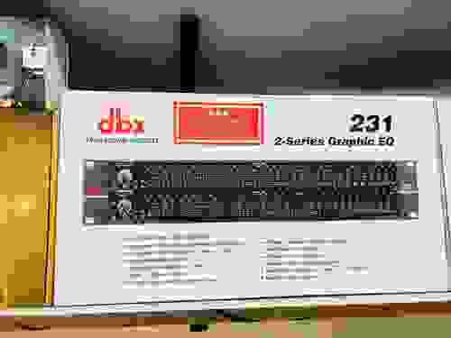 PROFESSIONAL EQUALIZER dbx