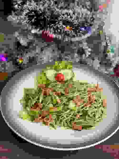 温馨春天炒面 Spring Fried Noodles (香椿Toona)