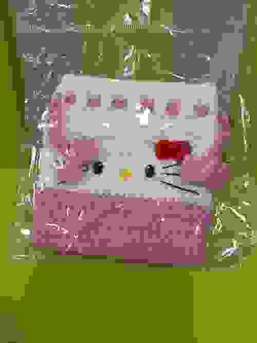 Hello Kitty small pouch in pink hue