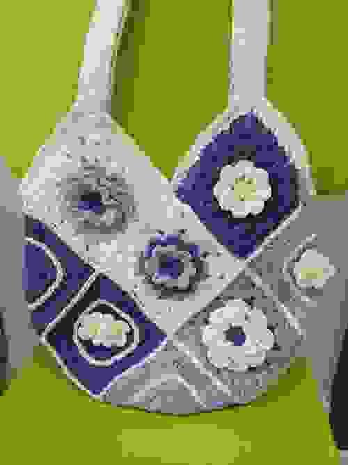 2 color V shape crochet bag in 2 hues