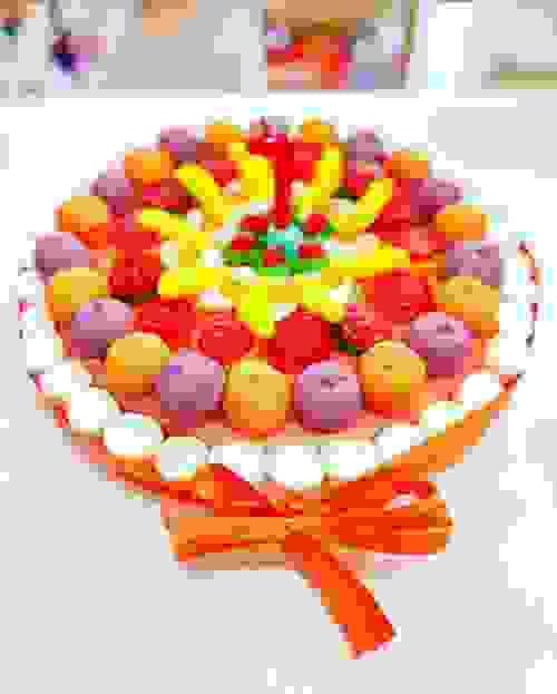 Pastel de chuches naranja