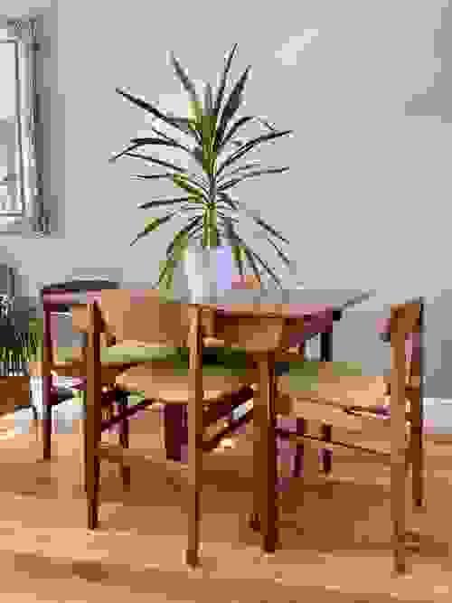 SOLD Vintage Retro BEAUTILITY 1960s Drop Leaf Table & Four Matching Butterfly Chairs