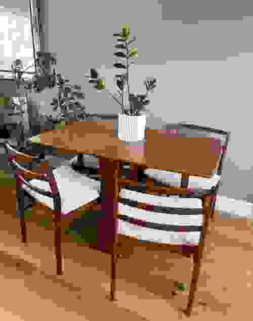 NEW LISTING McIntosh 1970s Mid-Century Modern Drop-Leaf Table & Chairs, Set of 4 