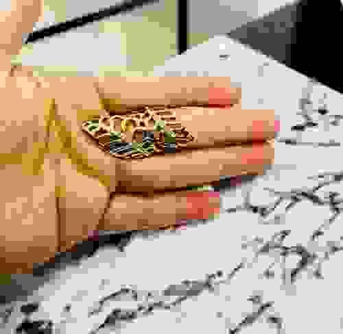 Anillo de hoja