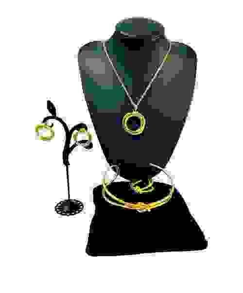 Set de cadena, pulsera, anillo y aretes