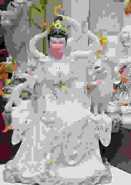 汉白玉狐仙娘娘像