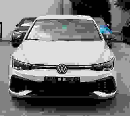 VOLKSWAGEN GOLF 8 GTI CLUBSPORT – 300ch DSG7 – Édition 45 – Ligne Akrapovic Titane – Pure White