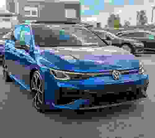 VOLKSWAGEN GOLF 8R - LAPIZ BLUE – PACK R-PERFORMANCE AKRAPOVIC TITANE 
