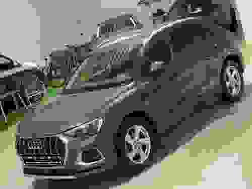 AUDI Q3 35 TFSI 1.5 ADVANCED AHK DAB LM18