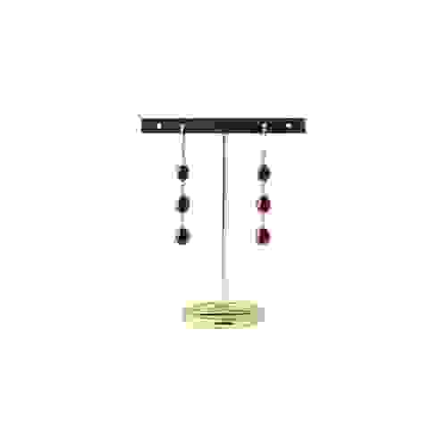 1 pair of hanging earring in silver with 3 Red Garnet