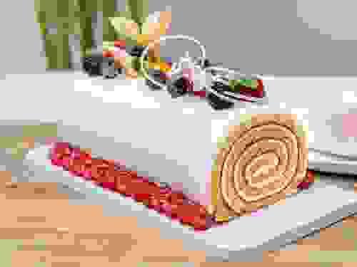 strawberry swiss roll		