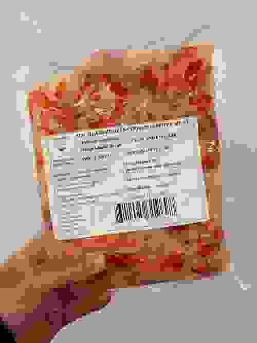 Large 907gm pack of cooked lobster claw meat.