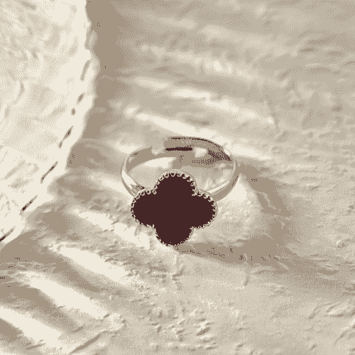 VAN CLEEF RING