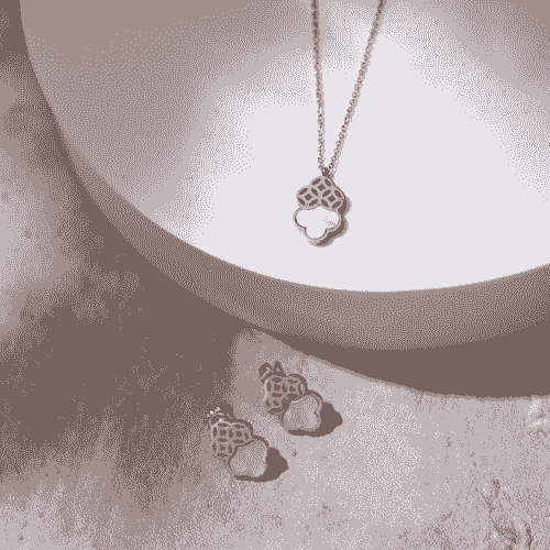 NECKLACE AND EARRING