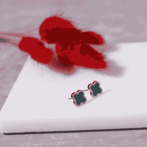 VAN CLEEF EARRING