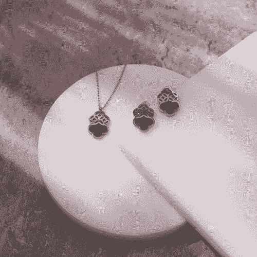 NECKLACE AND EARRING