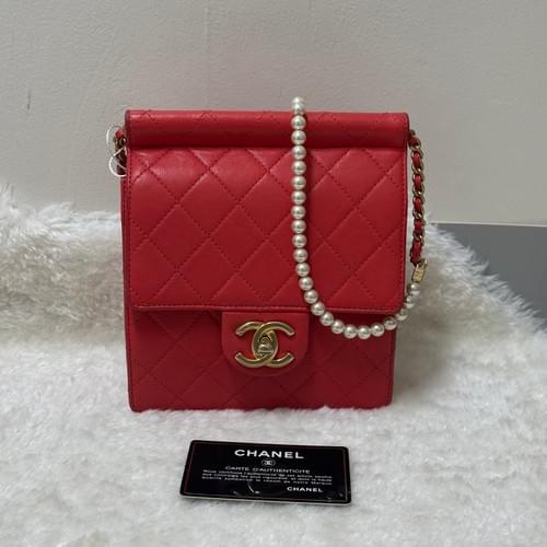 CHANEL Matelasse Pearl Chain Shoulder Bag Leather Red Gold