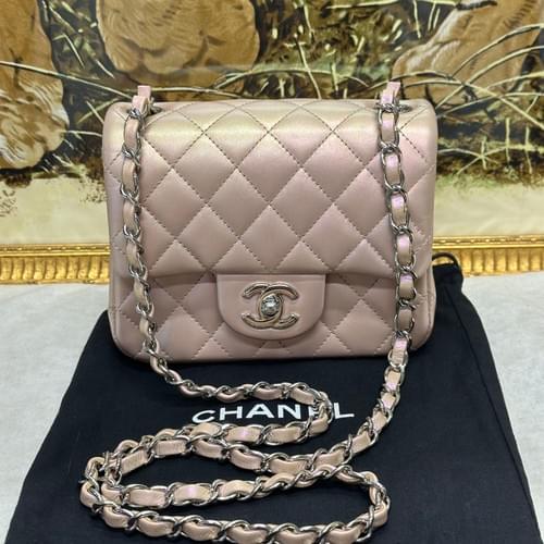 Chanel Mini Matelasse Brand Off CHANEL Leather Shoulder Bag Leather chip version