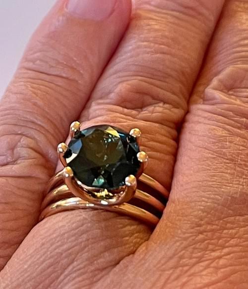 Ring "Crown" in Roségold mit Grünem Sapphire, Grösse 53
