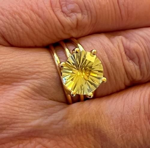 Ring "Crown" in Gelbgold mit Zitronenquarz, Grösse 54