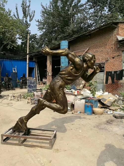 Cast bronze life size statue for outdoor decotation