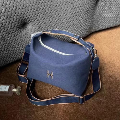 Stylish Red Hermes Crossbody Bag: Luxury Handbag