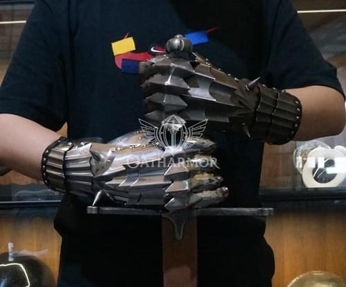 HCMY Berserk Guts Berserker Armor, The Lord of the Rings Lich King 1:1 Wearable Metal Steel Gauntlet