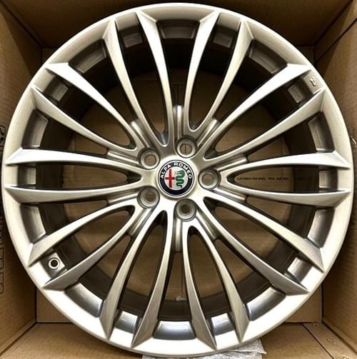 アルファロメオ 純正 8C 10-SPOKE シャイニングシルバー 20インチアルミホイールセット