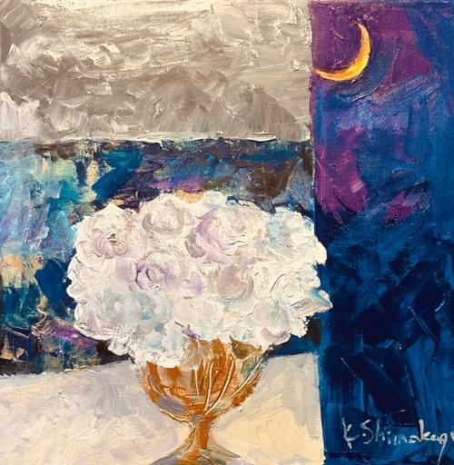 三日月の夜の白い花 A white flower on a crescent-moon night.