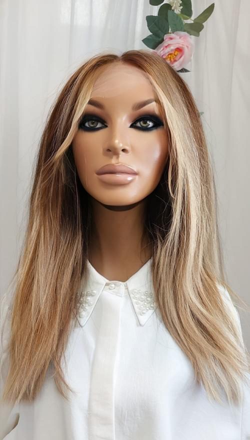 ACCESS-17 LACE FRONT WIG couleur à retravailler