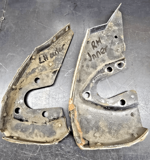 Item #73 1963 1964 1965 1966 1967 CORVETTE RH/LH OUTER/ INNER HEADLIGHT END PLATE MOUNTS
