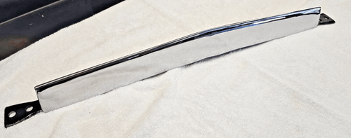 Item #67 Corvette 1961-1962 Grille Bar