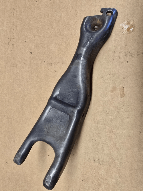 Item #221 Mustang CLUTCH FORK GT350 ORIG HIPO 6-BOLT 4 SPEED Late 1965- 1966