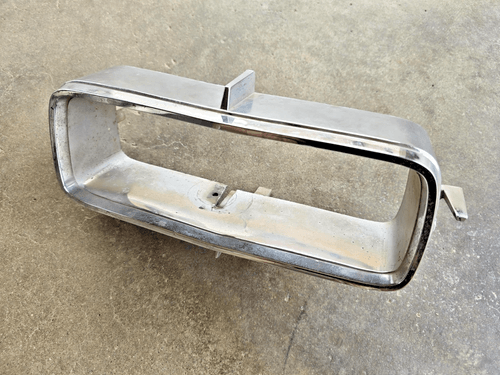 Item #277 1967 FORD MUSTANG GRILLE CORRAL... HORSE HAS BOLTED