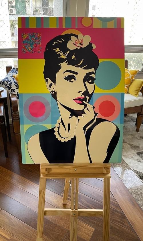 Audrey Hepbrun Pop Phygital