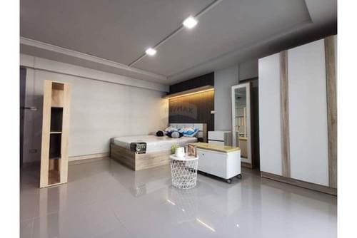 Digital Nomad Pad: Crazy Cheap City Home — Living Place Ladprao 138